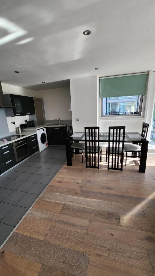 Luxury 2 Bed Apartment Excel 런던 외부 사진